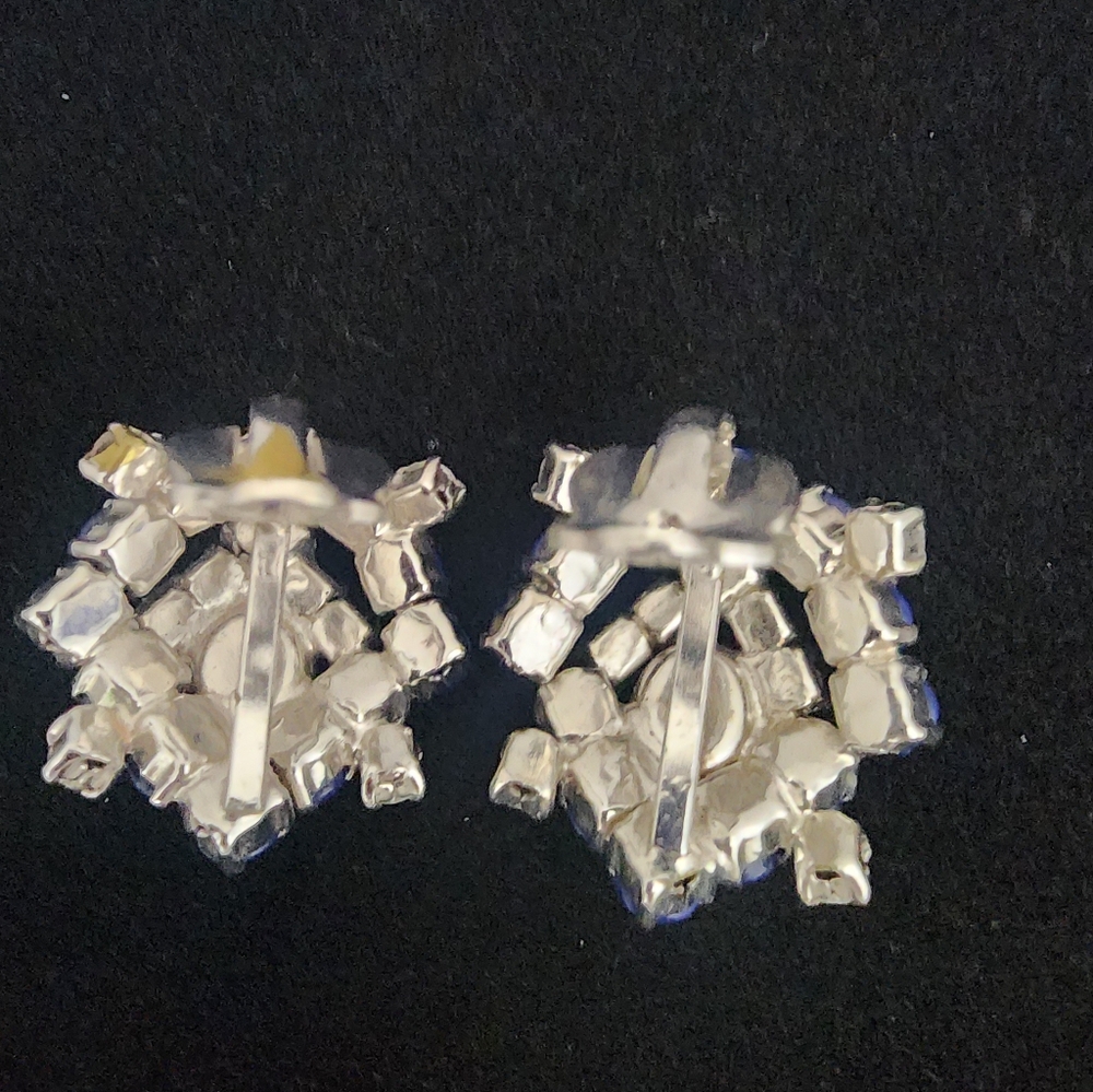 SE4 Elegant Blue, Diamomd Look, and Silver Color Cluster Clip On Earrings - Picture 5 of 5